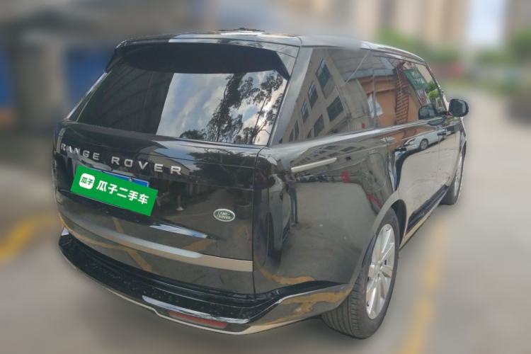 Used Land Rover Range 2024 3.0 L6 400 PS Prestige Extended Version 7-Seater Rear Right 45 Deg