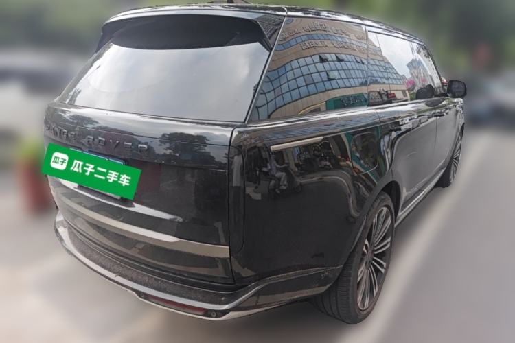 Used Land Rover Range 2024 3.0 L6 400 PS Prestige Extended Version 7-Seater Rear Right 45 Deg