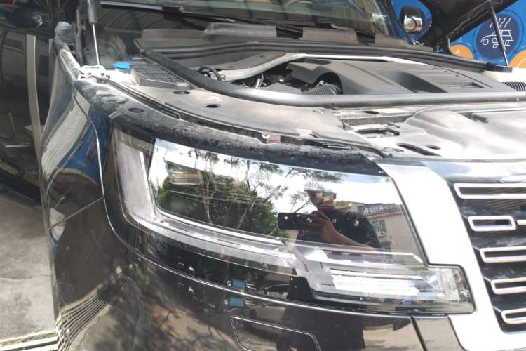 Used Land Rover Range 2024 3.0 L6 400 PS Prestige Extended Version 7-Seater Right Front Headlight