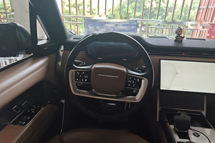 Used Land Rover Range 2024 3.0 L6 400 PS Prestige Extended Version 7-Seater Steering Wheel