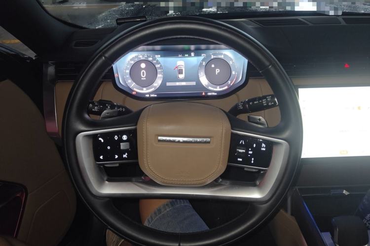 Used Land Rover Range 2024 3.0 L6 400 PS Prestige Extended Version 7-Seater Steering Wheel