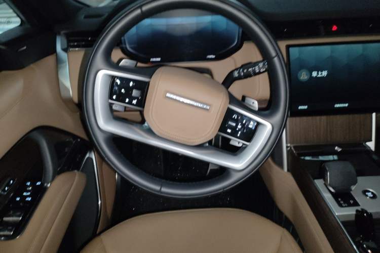 Used Land Rover Range 2024 3.0 L6 400 PS Prestige Extended Version 7-Seater Steering Wheel
