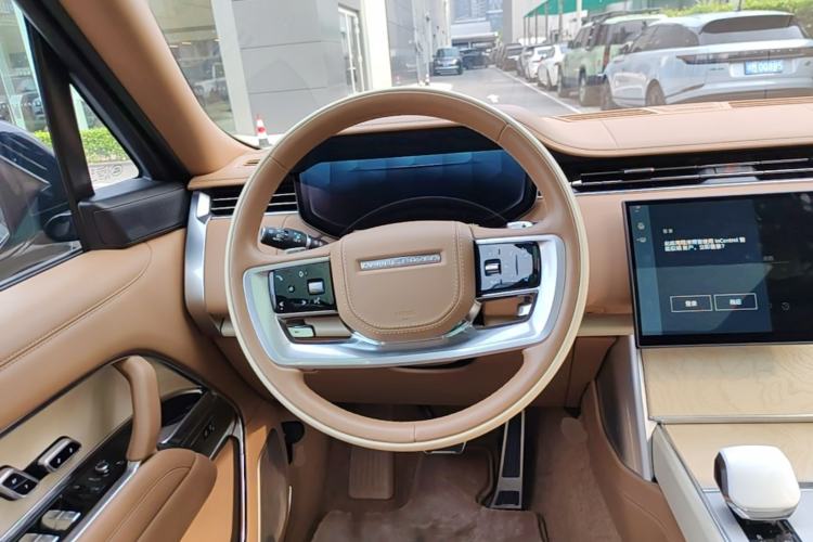 Used Land Rover Range 2024 3.0 L6 400 PS SV Prestige Extended-Length 4-Seat Version Steering Wheel