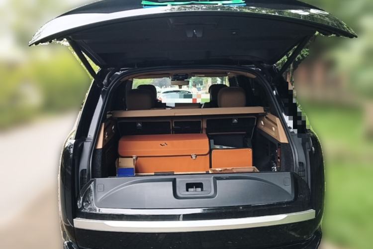 Used Land Rover Range 2024 3.0 L6 400 PS Extended Version Trunk