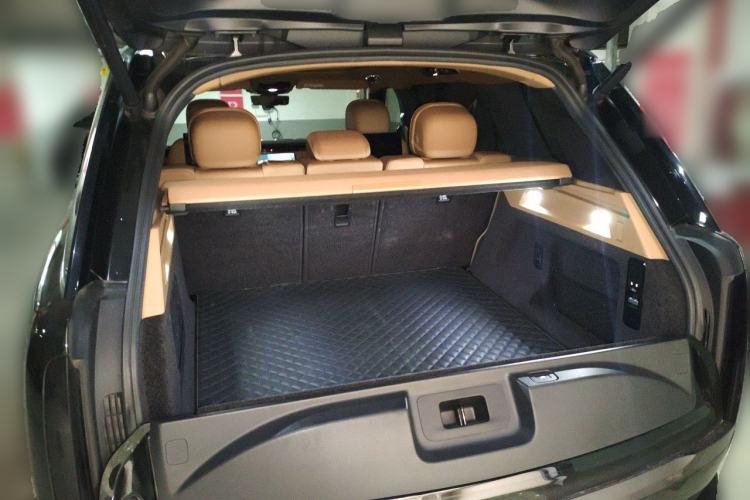 Used Land Rover Range 2024 3.0 L6 400 PS Extended Luxury Edition Trunk