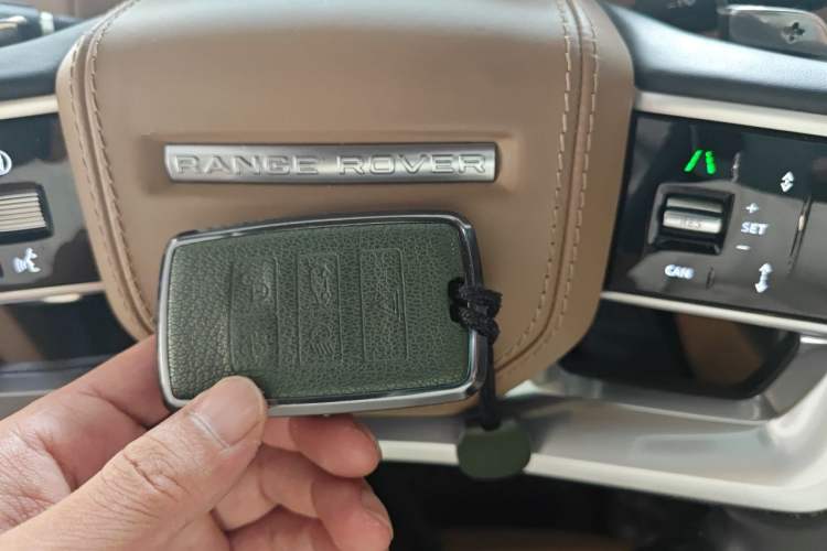 Used Land Rover Range 2024 3.0 L6 400 PS Prestige Extended Version 7-Seater Vehicle Key