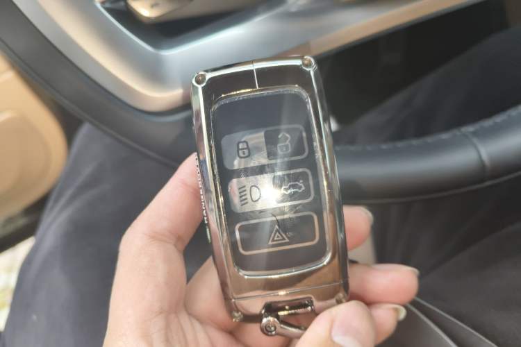 Used Land Rover Range 2024 3.0 L6 400 PS Prestige Extended Version 7-Seater Vehicle Key