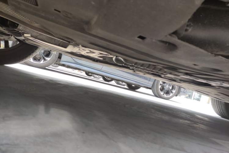 Used Land Rover Range 2024 3.0 L6 400 PS Extended Luxury Edition Chassis Rear Right