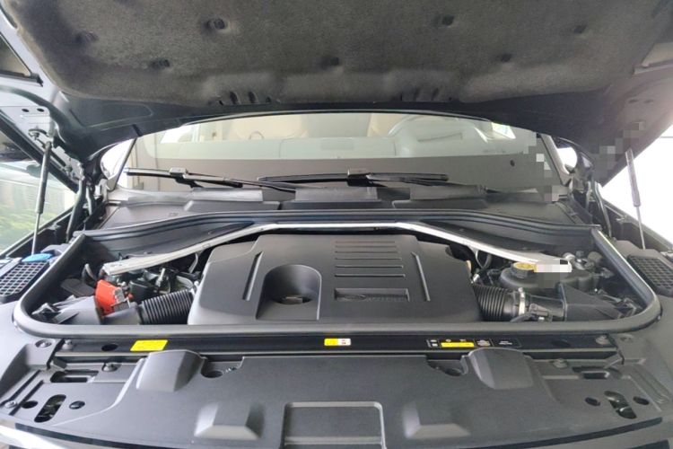 Used Land Rover Range 2024 3.0 L6 400 PS Extended Luxury Edition Engine Bay