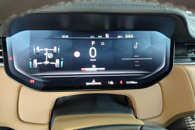 Used Land Rover Range 2024 3.0 L6 400 PS Extended Luxury Edition Instrument Cluster