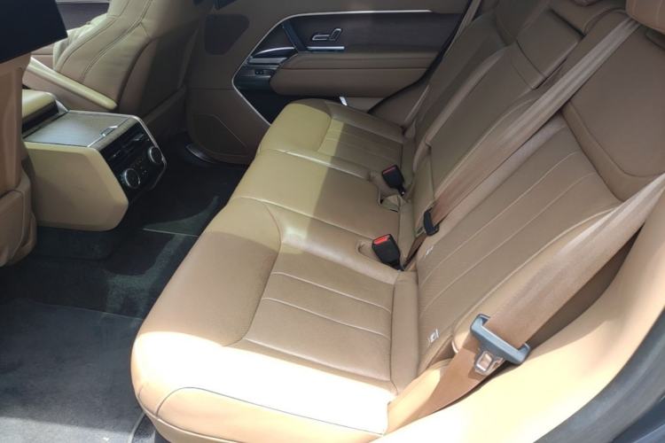 Used Land Rover Range 2024 3.0 L6 400 PS Extended Luxury Edition Left Rear Seat