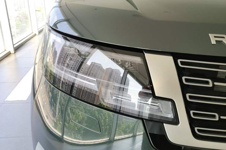 Used Land Rover Range 2024 3.0 L6 400 PS Extended Luxury Edition Right Front Headlight