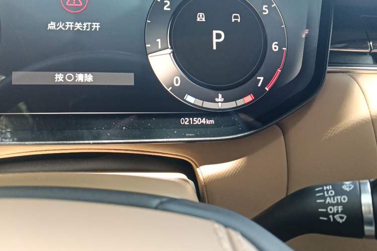 Used Land Rover Range 2024 3.0 L6 400 PS Prestige Extended Version 7-Seater Odometer Close Up