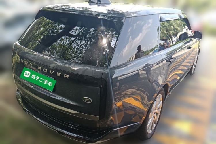 Used Land Rover Range 2024 3.0 L6 400 PS Prestige Extended Version 7-Seater Rear Right 45 Deg