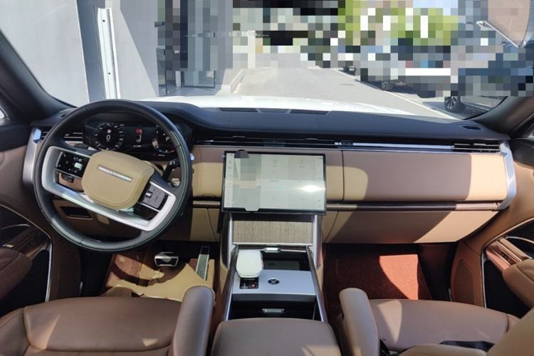 Used Land Rover Range 2024 3.0 L6 400 PS Prestige Extended Version 7-Seater Center Console
