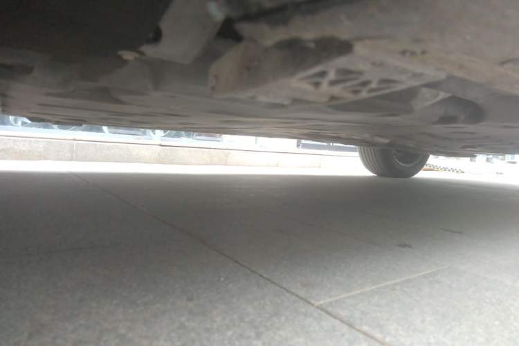Used Land Rover Range 2024 3.0 L6 400 PS Prestige Extended Version 7-Seater Chassis Front Left