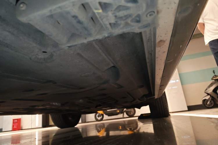 Used Land Rover Range 2024 3.0 L6 400 PS Extended Luxury Edition Chassis Front Left