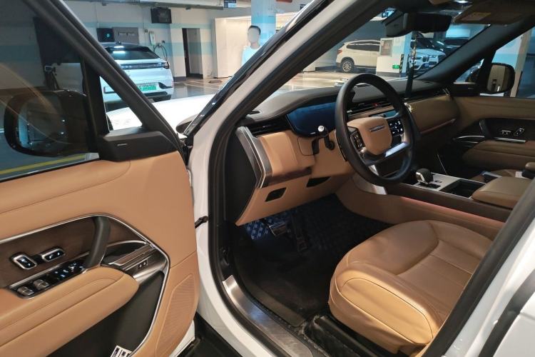 Used Land Rover Range 2024 3.0 L6 400 PS Extended Luxury Edition Driver Seat