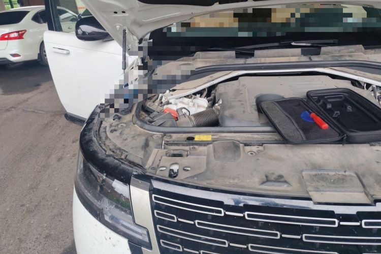 Used Land Rover Range 2024 3.0 L6 400 PS Prestige Extended Version 7-Seater Engine Bay Right