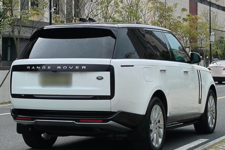 Used Land Rover Range 2024 3.0 L6 360 PS Grand Edition Exterior 6