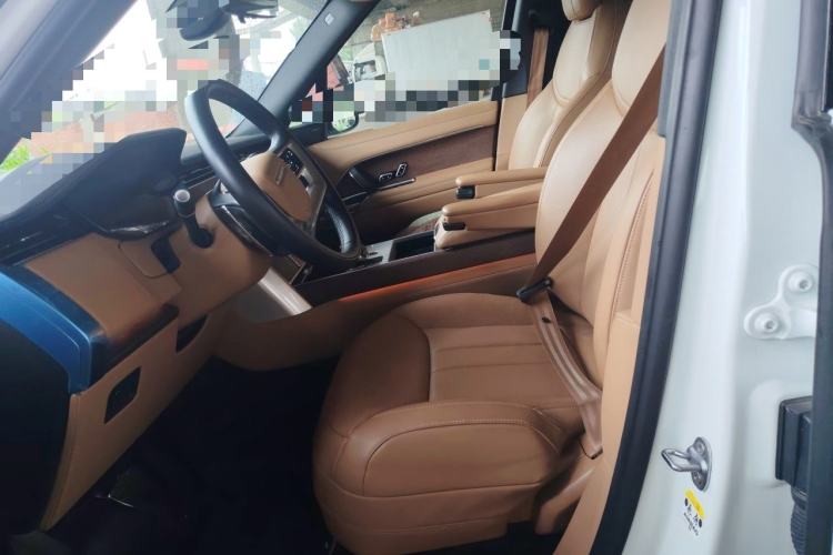 Used Land Rover Range 2024 3.0 L6 400 PS Prestige Extended Version 7-Seater Left Front Seat