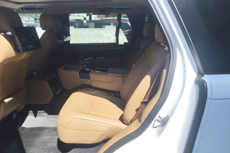 Used Land Rover Range 2024 3.0 L6 400 PS Extended Version Left Rear Seat