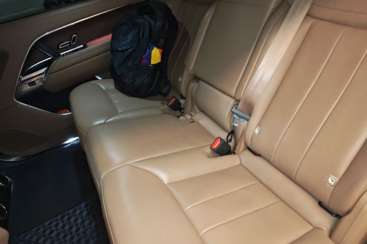 Used Land Rover Range 2024 3.0 L6 400 PS Extended Luxury Edition Left Rear Seat