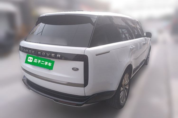 Used Land Rover Range 2024 3.0 L6 400 PS Prestige Extended Version 7-Seater Rear Right 45 Deg