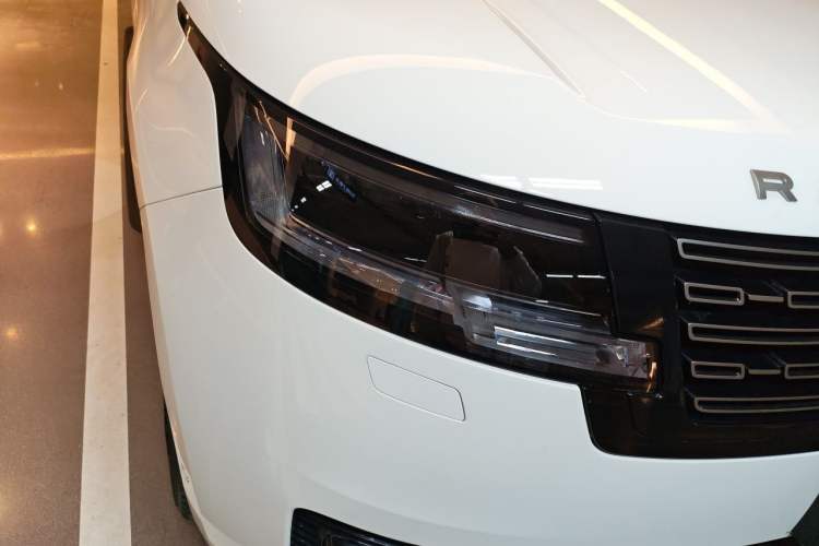 Used Land Rover Range 2024 3.0 L6 400 PS Extended Luxury Edition Right Front Headlight