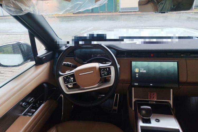 Used Land Rover Range 2024 3.0 L6 400 PS Prestige Extended Version 7-Seater Steering Wheel