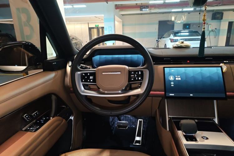 Used Land Rover Range 2024 3.0 L6 400 PS Extended Luxury Edition Steering Wheel