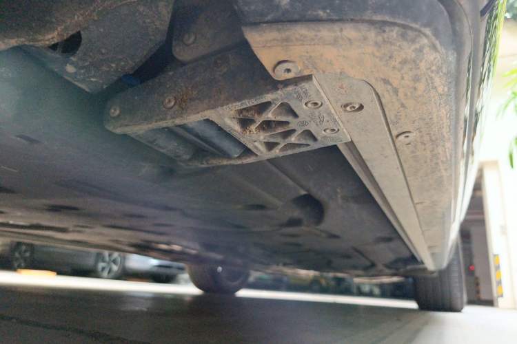 Used Land Rover Range 2025 3.0 L6 400 PS Extended-Length Genesis Edition Chassis Front Left