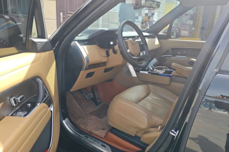 Used Land Rover Range 2025 3.0 L6 400 PS Extended Luxury Version 7-Seater Driver Seat