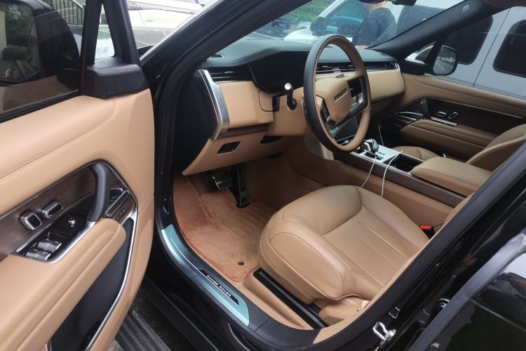 Used Land Rover Range 2025 3.0 L6 400 PS Extended-Length Genesis Edition Driver Seat
