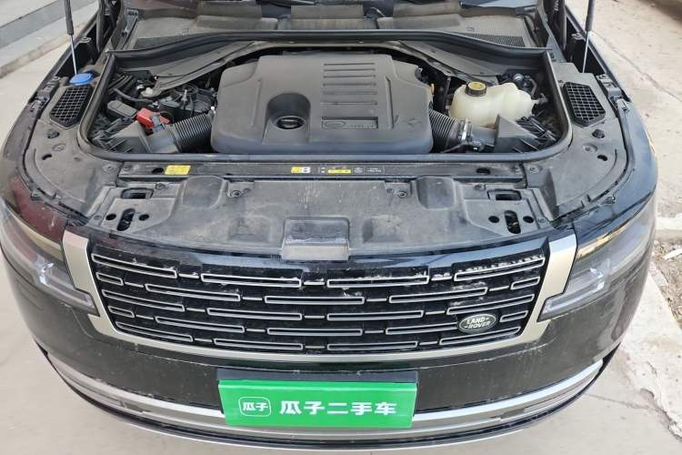 Used Land Rover Range 2025 3.0 L6 400 PS Extended Luxury Edition Engine Bay