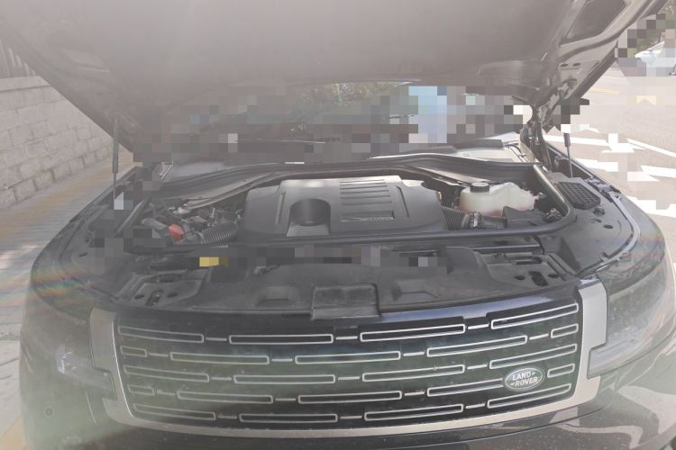 Used Land Rover Range 2025 3.0 L6 400 PS Extended Luxury Edition Engine Bay