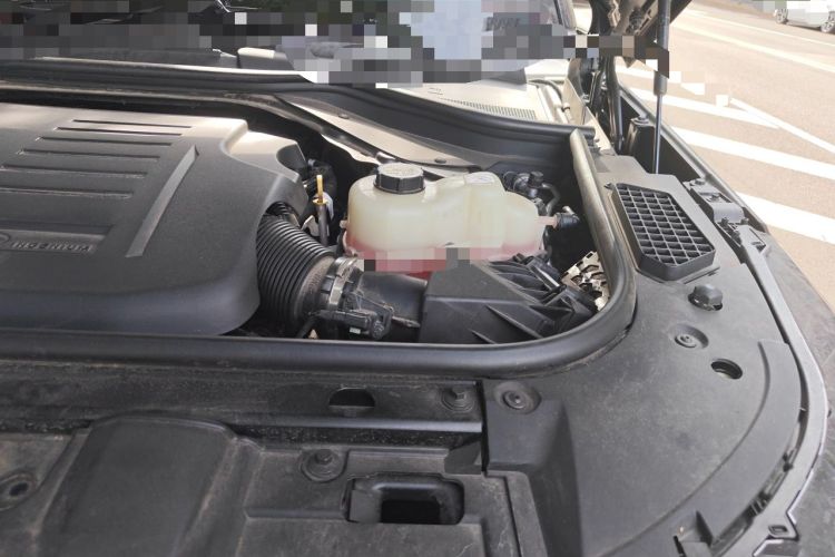 Used Land Rover Range 2025 3.0 L6 400 PS Extended Luxury Edition Engine Bay Left