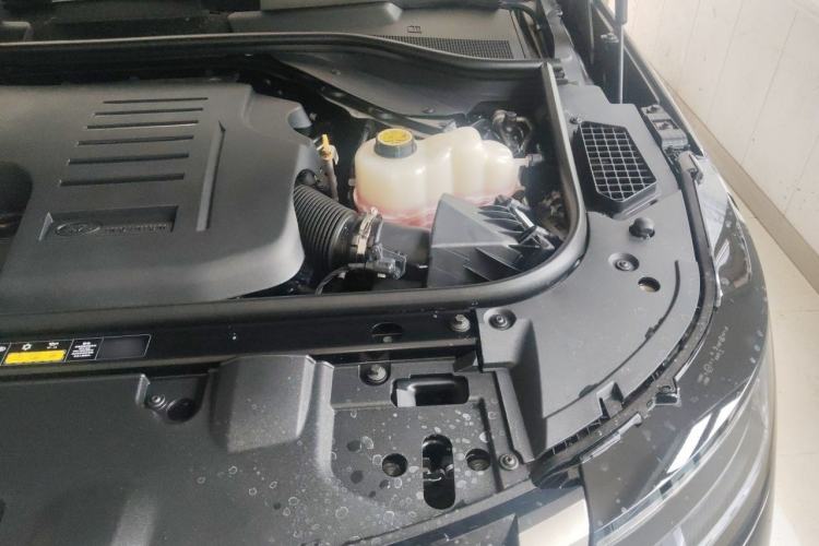 Used Land Rover Range 2025 3.0 L6 400 PS Extended Luxury Edition Engine Bay Left