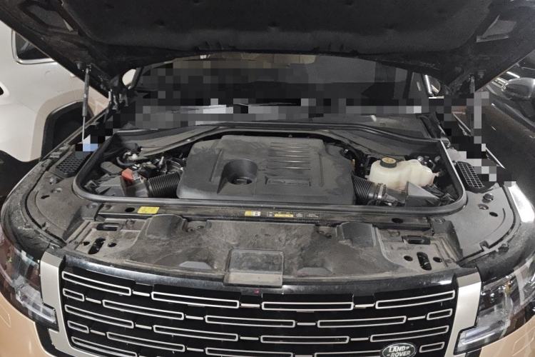Used Land Rover Range 2025 3.0 L6 400 PS Extended Luxury Edition Engine Bay