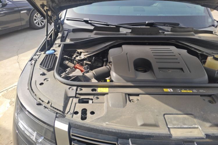 Used Land Rover Range 2025 3.0 L6 400 PS Extended Luxury Version 7-Seater Engine Bay Right