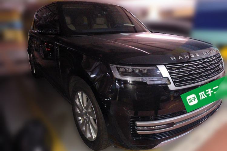 Used Land Rover Range 2025 3.0 L6 400 PS Extended Luxury Version 7-Seater Front Right 45 Deg