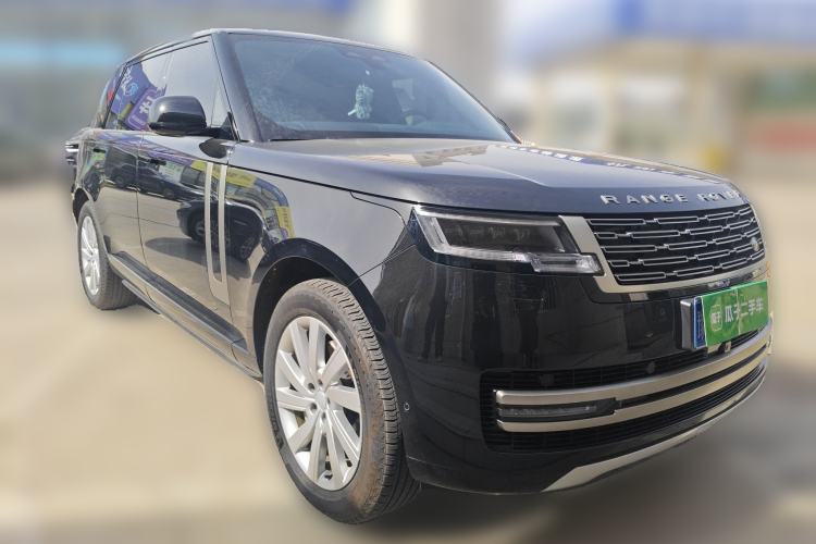 Used Land Rover Range 2025 3.0 L6 400 PS Extended Luxury Version 7-Seater Front Right 45 Deg