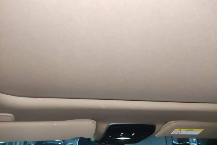 Used Land Rover Range 2025 3.0 L6 400 PS Extended Luxury Version 7-Seater Headliner