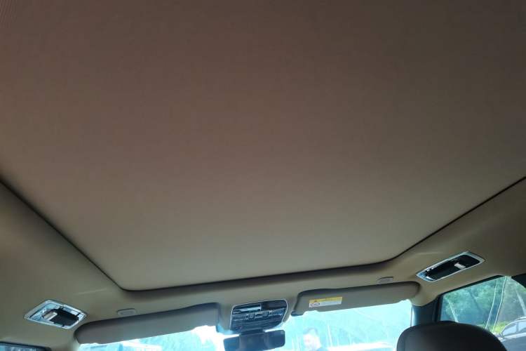 Used Land Rover Range 2025 3.0 L6 400 PS Extended-Length Genesis Edition Headliner