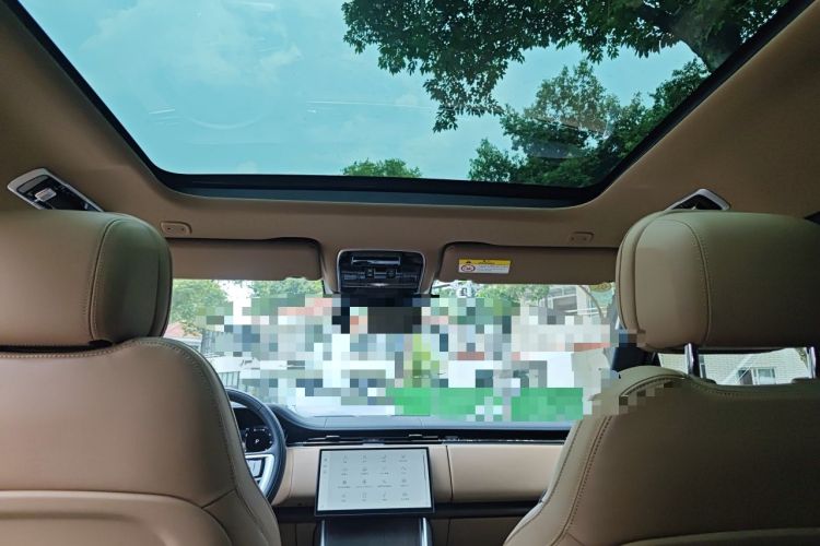 Used Land Rover Range 2025 3.0 L6 400 PS Extended Luxury Edition Headliner