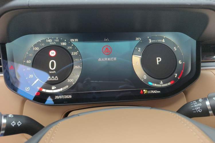 Used Land Rover Range 2025 3.0 L6 400 PS Extended Luxury Edition Instrument Cluster