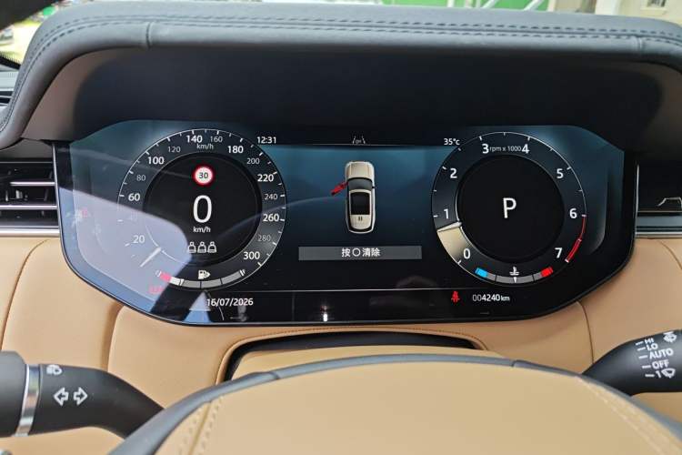Used Land Rover Range 2025 3.0 L6 400 PS Extended Luxury Edition Instrument Cluster