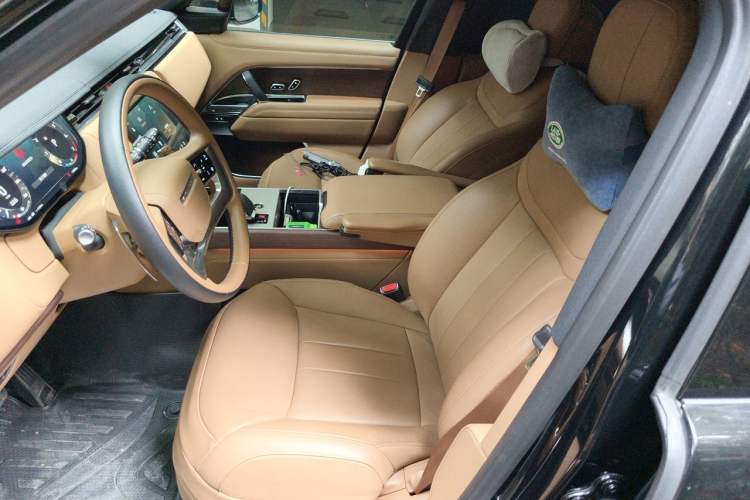 Used Land Rover Range 2025 3.0 L6 400 PS Extended-Length Genesis Edition Left Front Seat