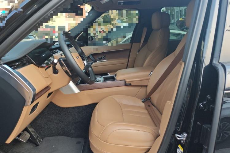 Used Land Rover Range 2025 3.0 L6 400 PS Extended Luxury Edition Left Front Seat