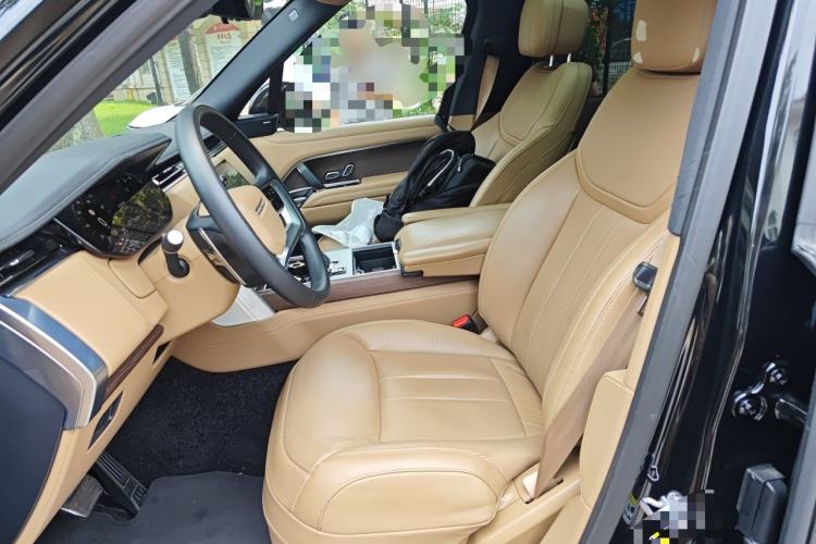 Used Land Rover Range 2025 3.0 L6 400 PS Extended Luxury Edition Left Front Seat